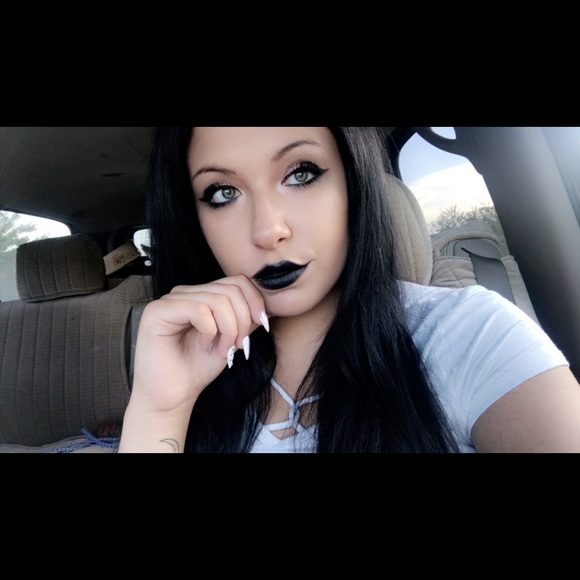 tori_johnston